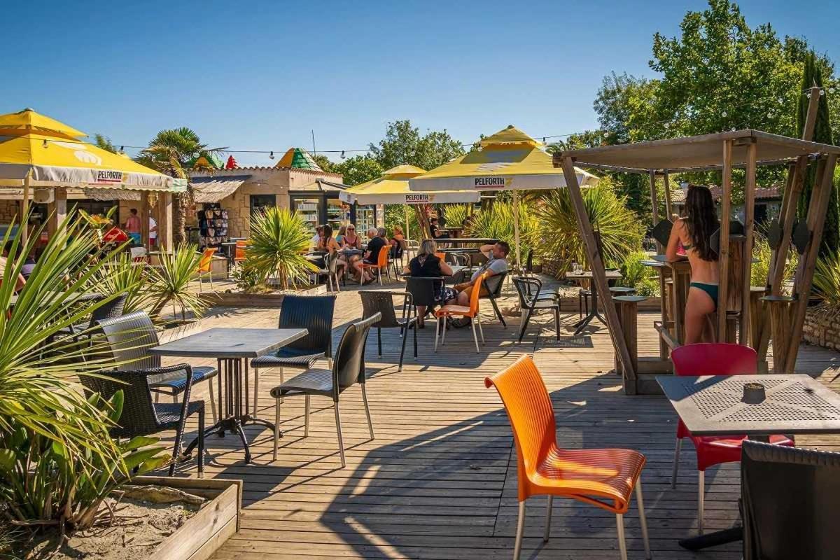 Camping 4 Etoiles - Parc Aquatique - Eei0Fi 생-조르주-돌레롱 외부 사진