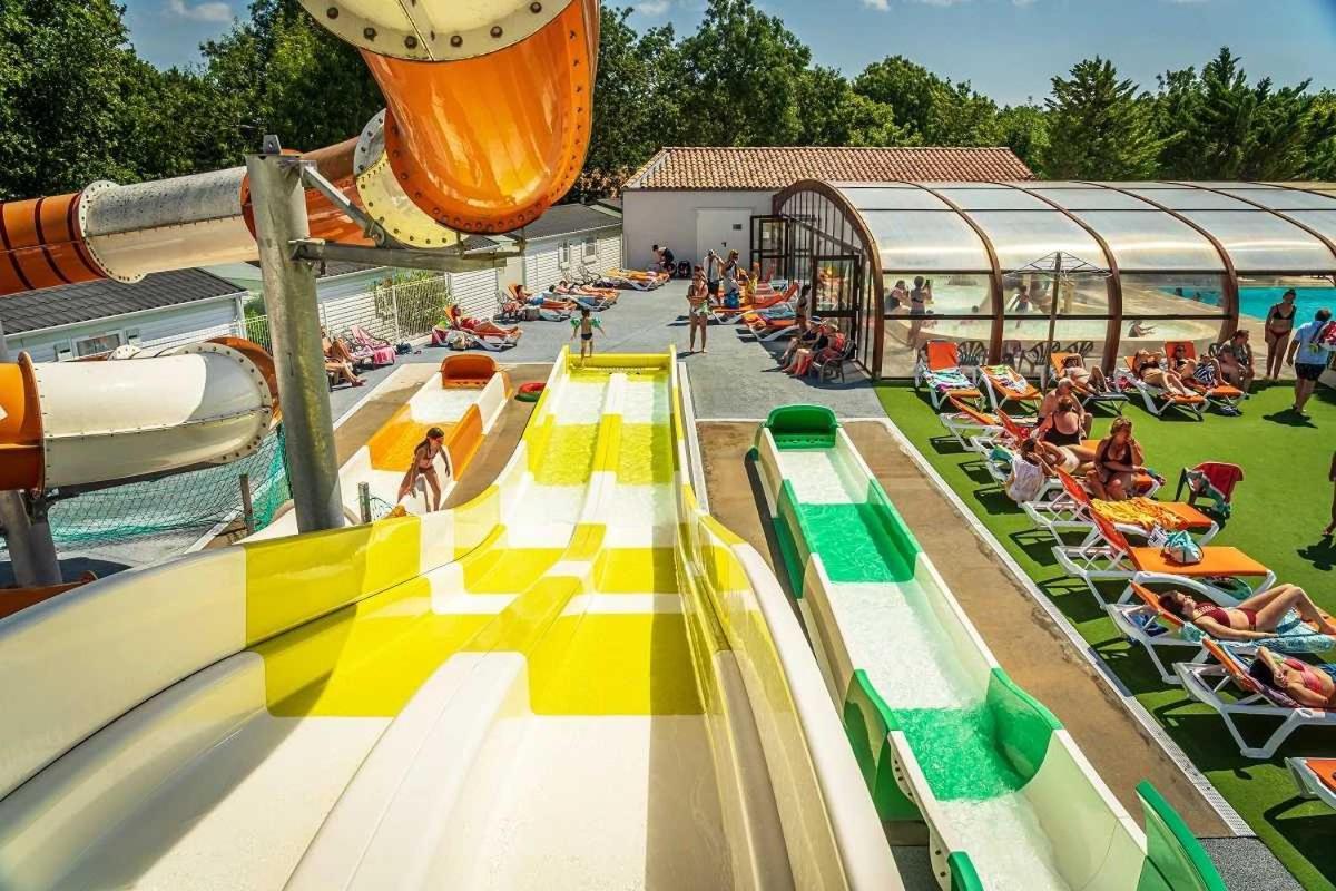 Camping 4 Etoiles - Parc Aquatique - Eei0Fi 생-조르주-돌레롱 외부 사진