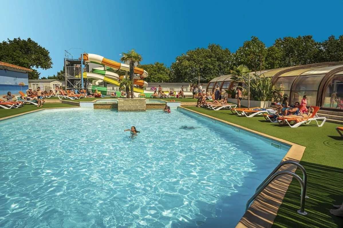 Camping 4 Etoiles - Parc Aquatique - Eei0Fi 생-조르주-돌레롱 외부 사진